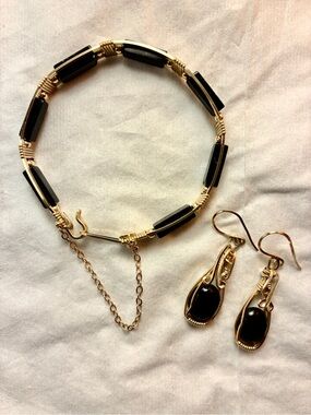 Black Onyx Wire Wrapped Bracelet Art Deco Gold Filled Y2K Handcrafted by Carla